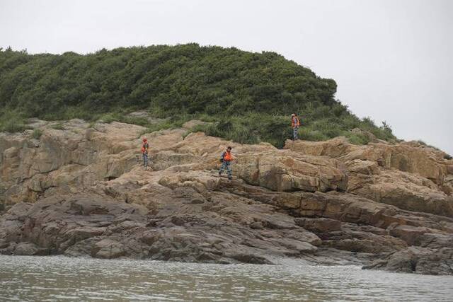 沿海岸线和大小岛礁搜寻杭州失联女孩  组图