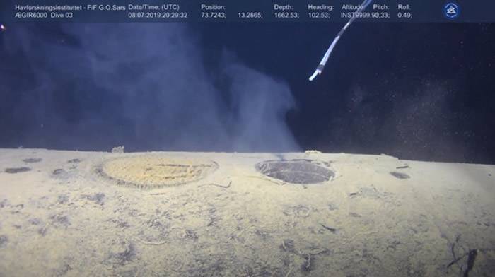 1989年沉没的前苏联核潜艇“共青团员号”辐射超标80万倍深海中冒出不明白色烟雾