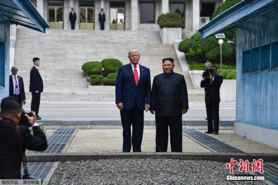 2019年6月30日，美国总统特朗普和朝鲜最高领导人金正恩在板门店会面。