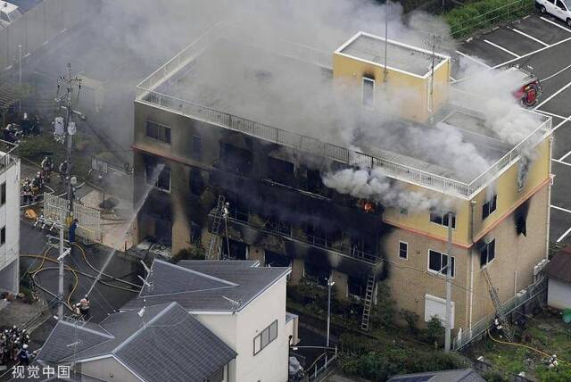 日本京都动画3层工作室全部烧毁，警方称超10人死亡