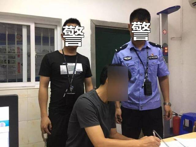 男子疯狂骚扰女下属：偷配钥匙潜入其家中被拘留