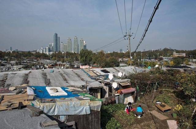 直戳贫富差距，韩国《寄生虫》卖到两百多国家是有道理的