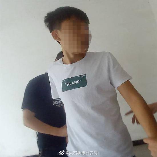 男子短视频平台上冒充刑警“骗财骗色”被刑拘