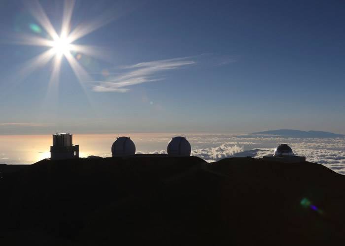 美国夏威夷冒纳凯阿火山建天文望远镜争议示威人数激增3倍