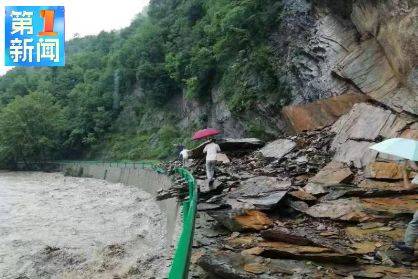 陕西连发暴雨预警：汉中遭遇城市内涝 路毁桥榻