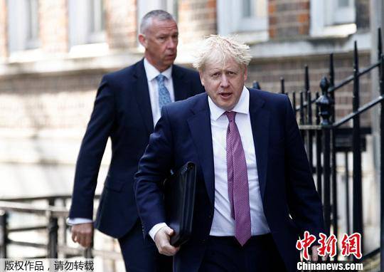 英新首相人选明日出炉，这位外交国务大臣果断辞职了