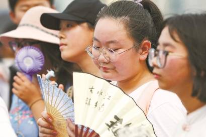 上海今迎首个高温日本周将持续高温后天预计达37摄氏度