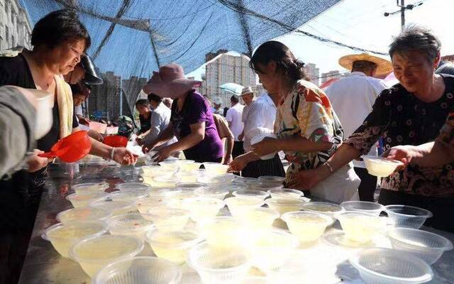 台州大暑要“送大暑船” “神仙”随船入海