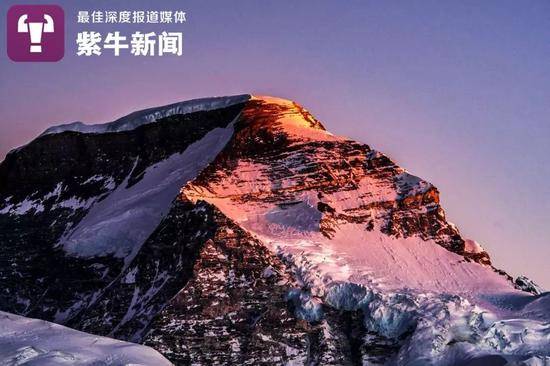 川大教授拍出震撼喜马拉雅山脉雪山图 网友赞伟大