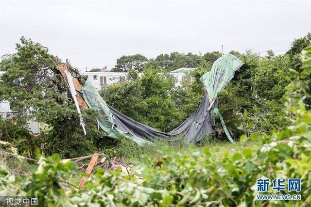 美国马塞诸塞州遭龙卷风侵袭