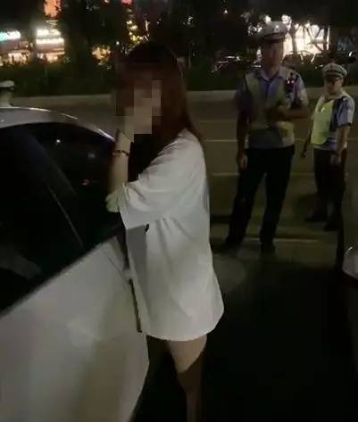 宝马女醉驾被查奔溃撒娇：我是网红，我不要坐牢，会剃光头的