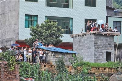 贵州水城滑坡现场900余人参与救援