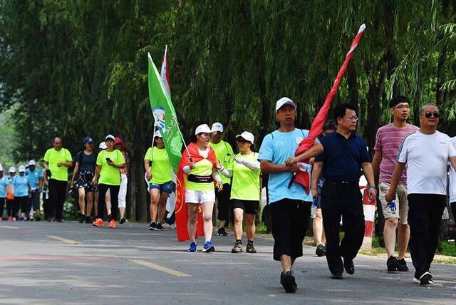 千人漫步玉渡山助力冬奥延庆举办徒步大会