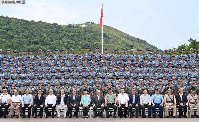 林郑月娥寄语港青：为人生增值 贡献香港和国家