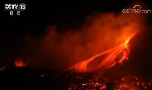 欧洲最高活火山再次喷发：熔岩滚滚照亮夜空 壮美景观令人惊叹！