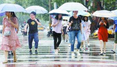 北京迎入汛以来最大降雨 今天高温迅速回归34℃