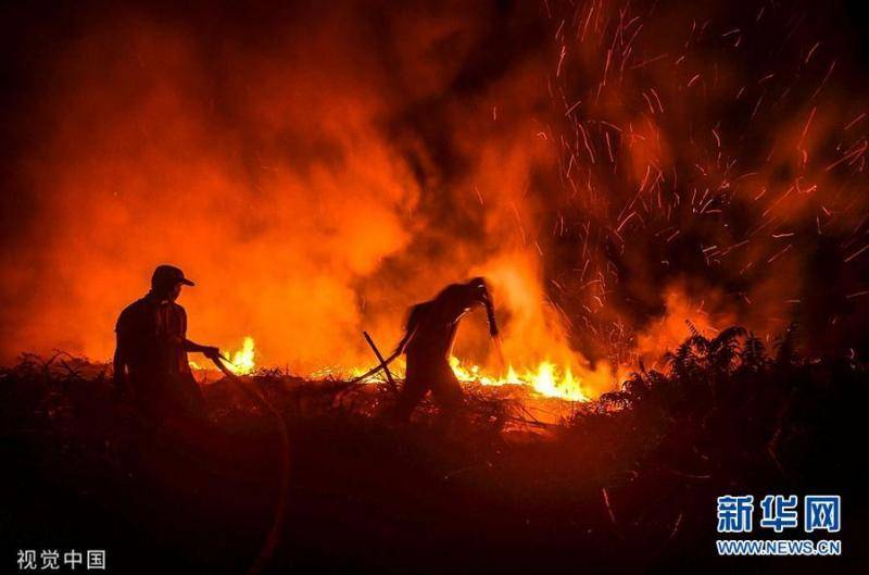 印尼苏门答腊监测到138个火点 当地被烟尘笼罩