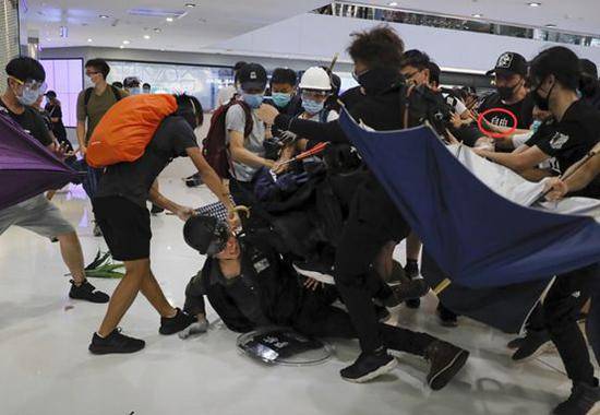 香港警察家属遭恐吓 子女信息被“人肉”曝光
