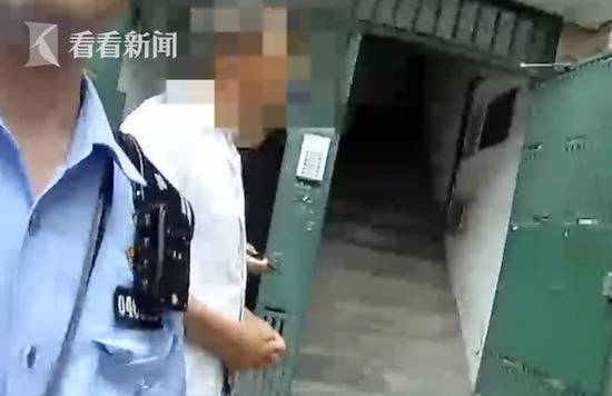 厨房起火男子惊呼:老丈人在里面 结果却闹了乌龙