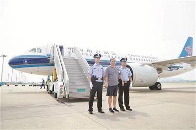 2018年8月11日，潘明恩被带回杭州接受监察调查。（资料照片）