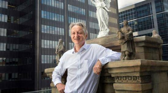 Geoffrey Hinton，被称为“神经网络之父”“深度学习鼻祖”/图：人工智能网