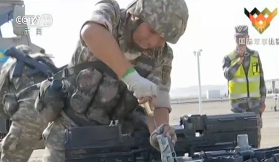 国际军事比赛-2019·新闻特写 拿起武器能战斗 拿起工具能维修