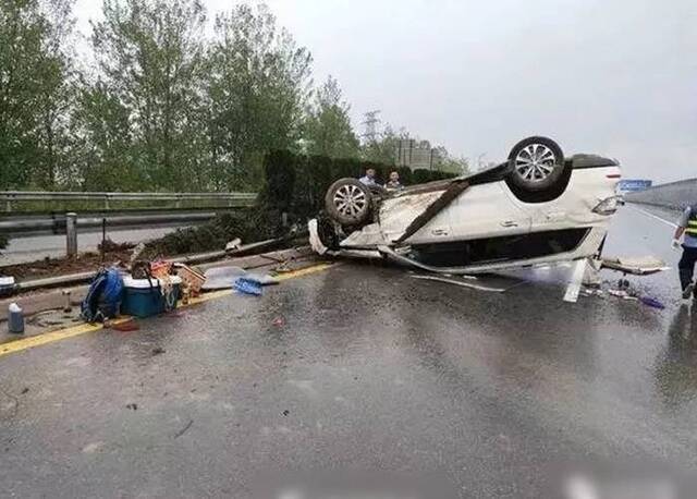 幽灵车？海市蜃楼？河南安阳车祸后一车凭空消失惹热议