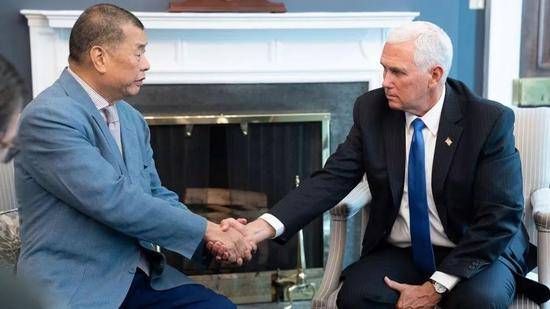 美国副总统彭斯会见香港商人黎智英
