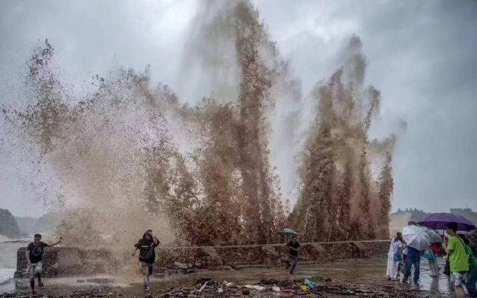 “利奇马”还没登陆，浙江局地出现14级大风和大暴雨