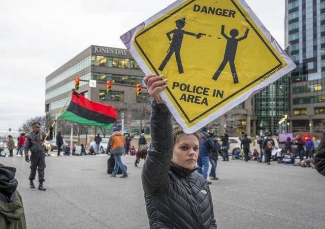 美国的反警察暴力游行（图源：Getty Images）