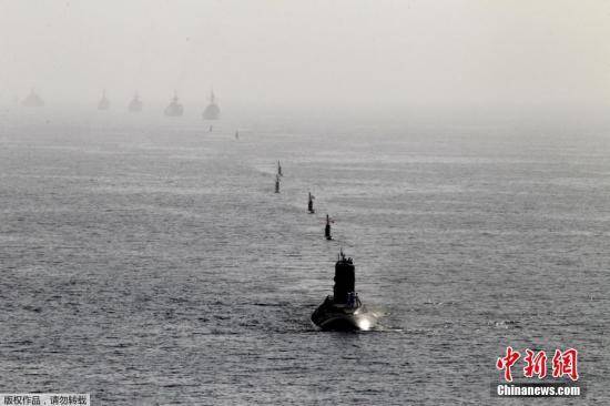 资料图：伊朗海军在霍尔木兹海峡和阿曼湾等海域开始举行军事演习。