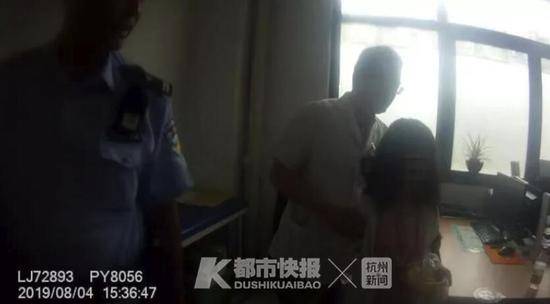 女童问陌生男子“能不能在你家住” 对方马上报警