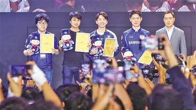 2019年7月，Sky出席WCG2019传奇选手荣誉颁发仪式。