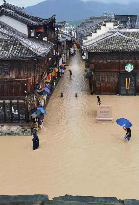 浙江临海或现超历史大洪水 当地养老院有人员被困