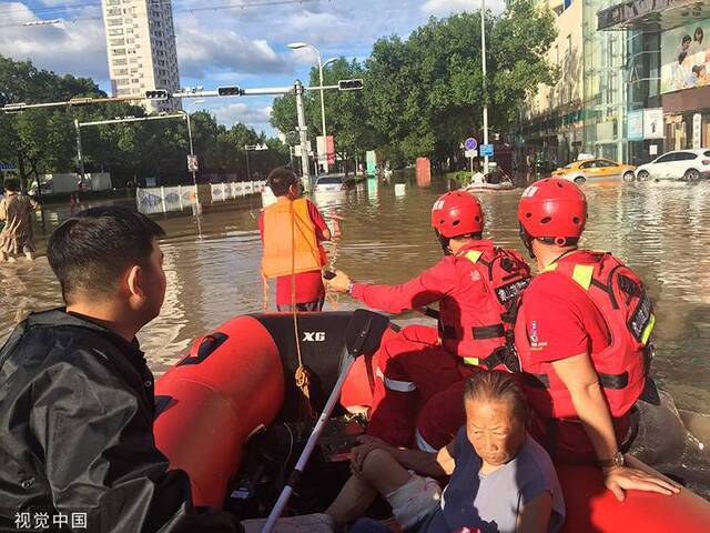 台风“利奇马”过境各地组织力量解救被困群众