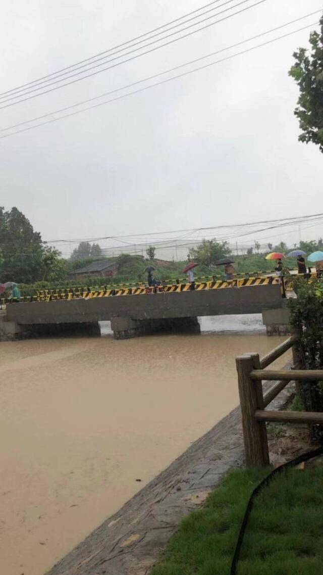 寿光市李家屯镇目前仍在下雨。受访者供图