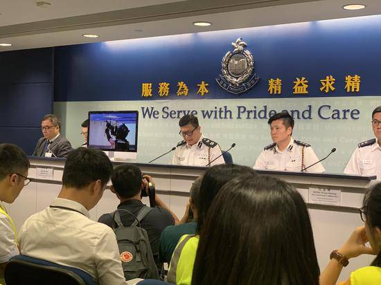 香港警务处官员:抓获149人 示威者藏有攻击性武器