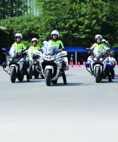 警界女神！武汉首支汉警快骑女子队成立