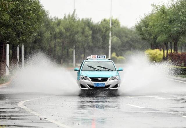 台风“利奇马”不断北移天津暴雨蓝色预警组图