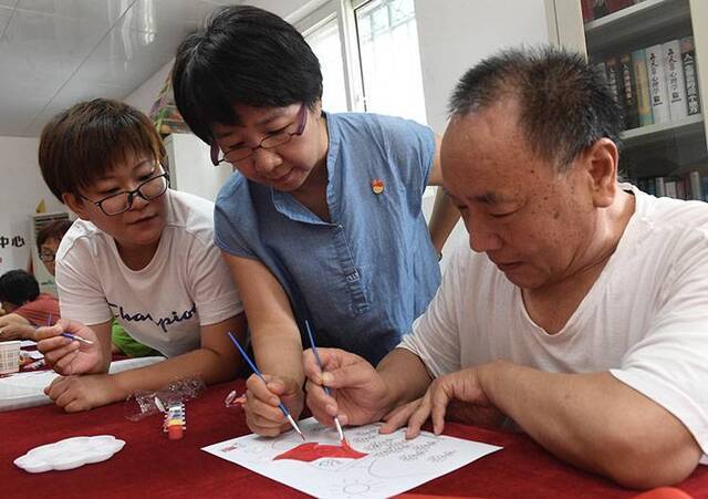 社区是我家大方家社区开讲“小院党课”