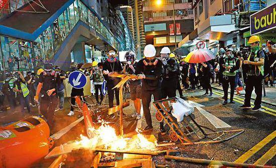 香港闹这么凶 中央为什么还不出手？