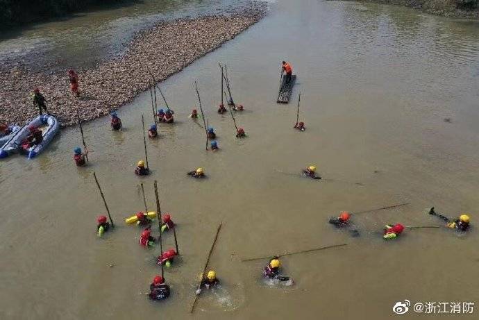 浙江湖州一消防队员营救落水群众时失联 正搜救