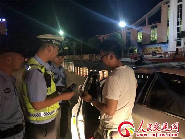 陕西榆林铁警强化站区治安管控为旅客打造温馨出行路