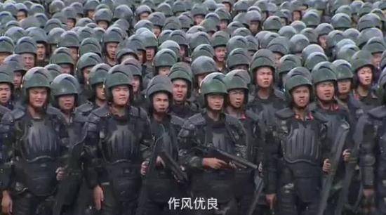 武警公安联合 深圳再次大练兵:粤语喊话震慑暴徒