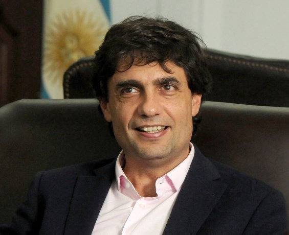 阿根廷财长杜霍夫内宣布辞职