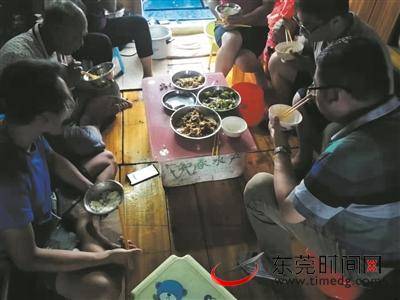 休渔季结束，记者随渔民出海体验渔民生活：风大浪急吐到想哭 遭遇雷暴胆战心惊