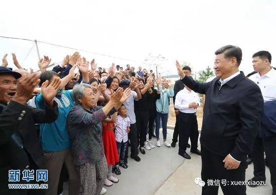 习近平考察甘肃第三天：到新村察黄河