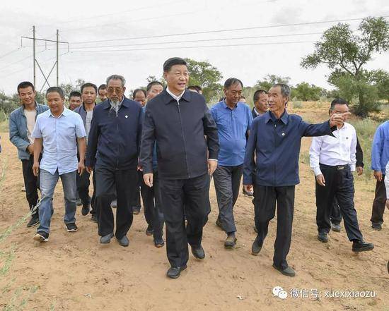 习近平考察甘肃第三天：到新村察黄河