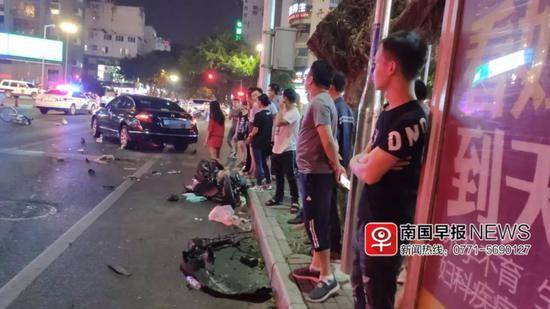 南宁突发交通事故2死3伤司机涉酒驾 监控触目惊心