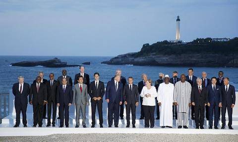 G7峰会领导人大合影（图源：美联社）